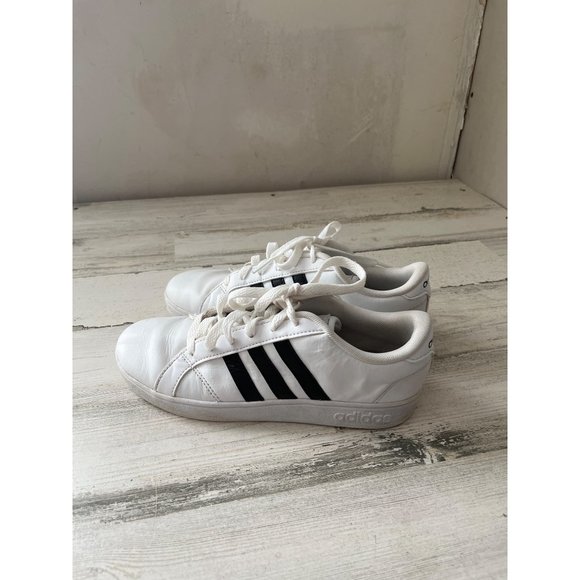 Adidas girls white lace up tennis shoes size 4.5 - Picture 4 of 7